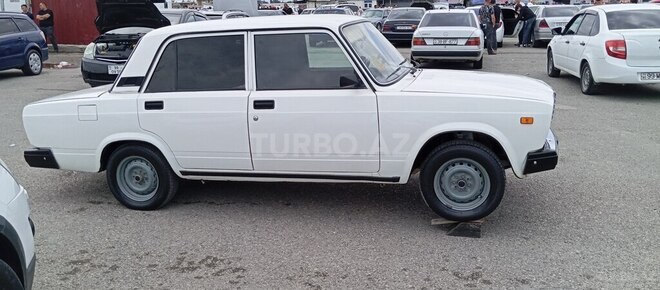 LADA (VAZ) 2107-4