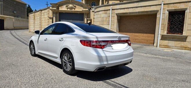Hyundai Grandeur-8