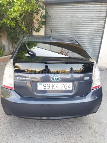 Toyota Prius-2