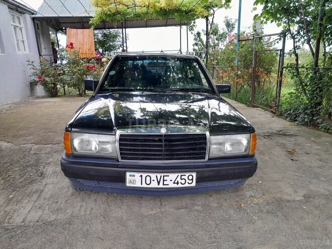 Mercedes 190-1