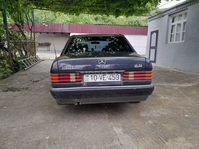 Mercedes 190-4