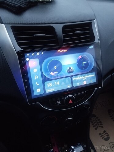 Hyundai Accent-4