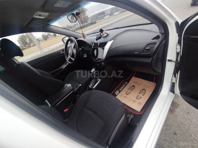 Hyundai Accent-5
