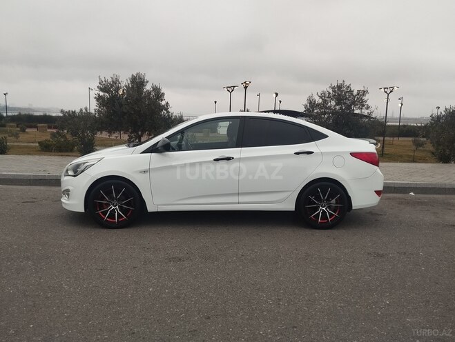 Hyundai Accent-8