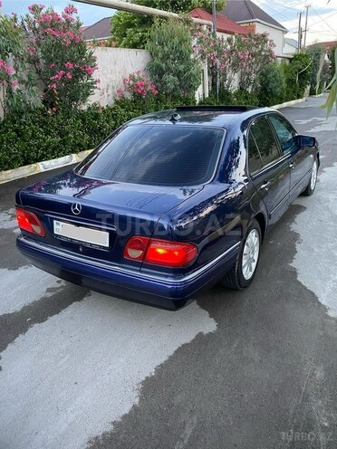 Mercedes E 240-6