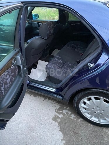 Mercedes E 240-12
