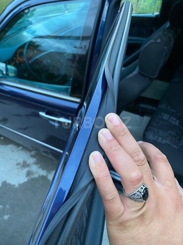 Mercedes E 240-13