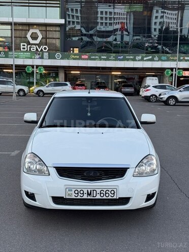 LADA (VAZ) Priora-1