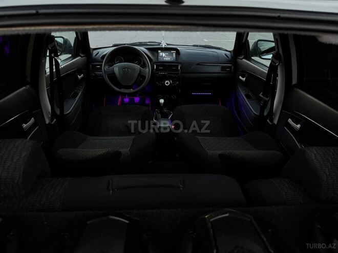 LADA (VAZ) Priora-12