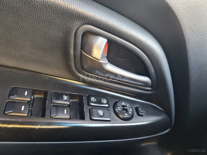Kia Rio-17
