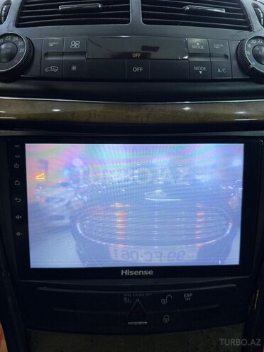 Mercedes E 220-12
