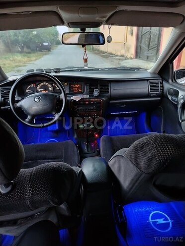Opel Vectra-3