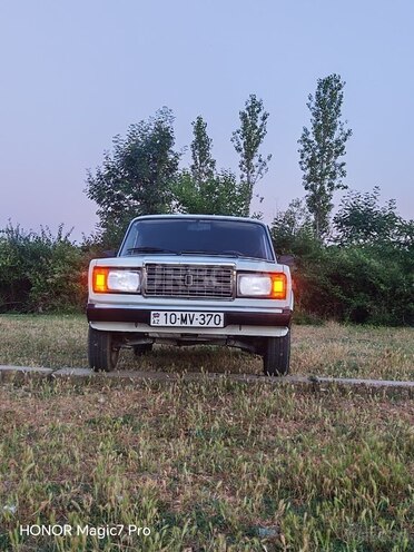 LADA (VAZ) 2107-1