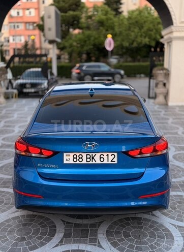 Hyundai Elantra-7