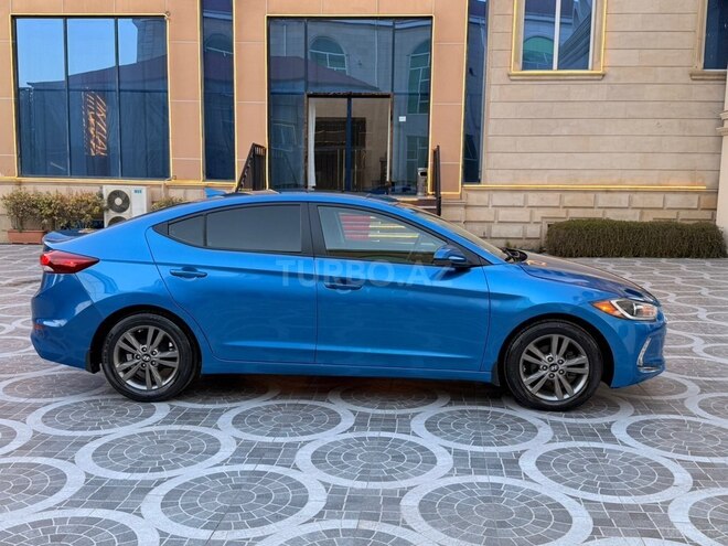 Hyundai Elantra-5