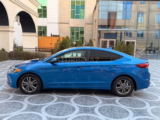 Hyundai Elantra-9