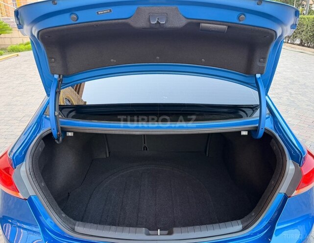 Hyundai Elantra-19