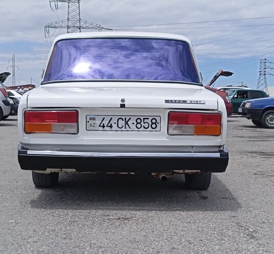 LADA (VAZ) 2107-2