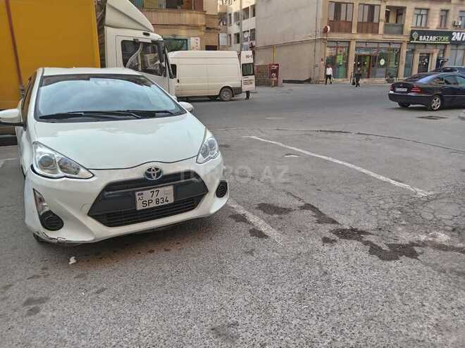 Toyota Aqua-2
