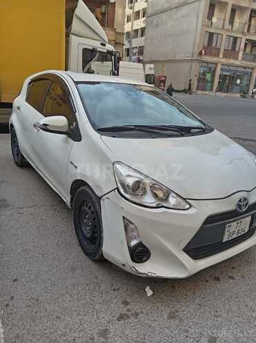 Toyota Aqua-1