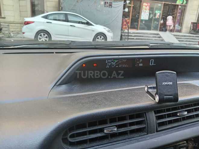 Toyota Aqua-4