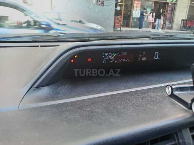 Toyota Aqua-6