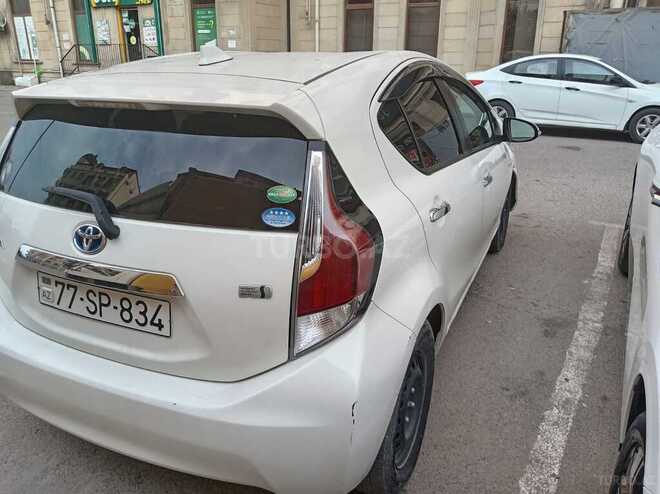 Toyota Aqua-5