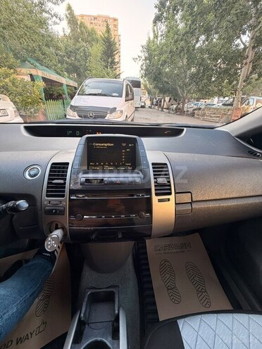 Toyota Prius-9
