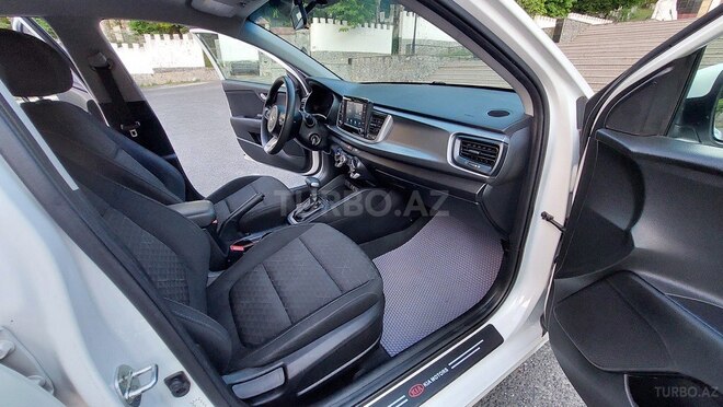Kia Rio-11