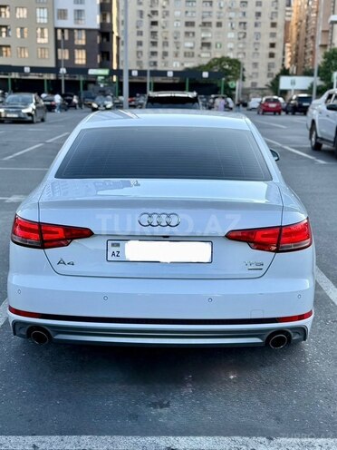 Audi A4-2