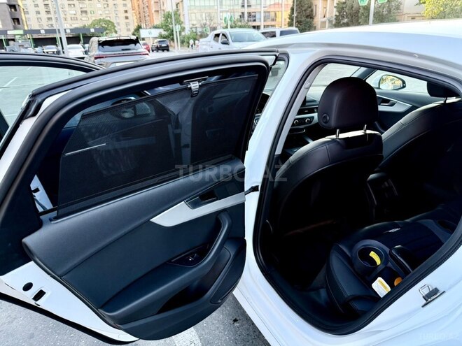 Audi A4-12