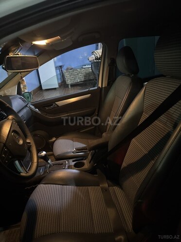 Mercedes B 200-3