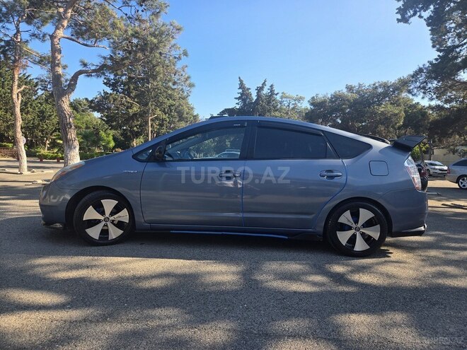 Toyota Prius-4