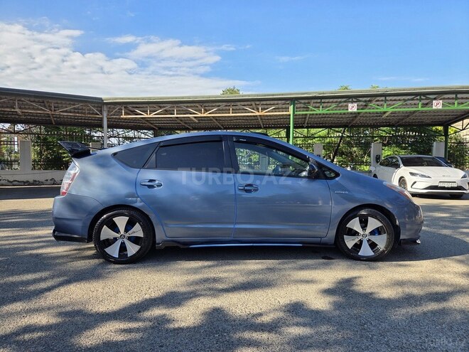 Toyota Prius-5