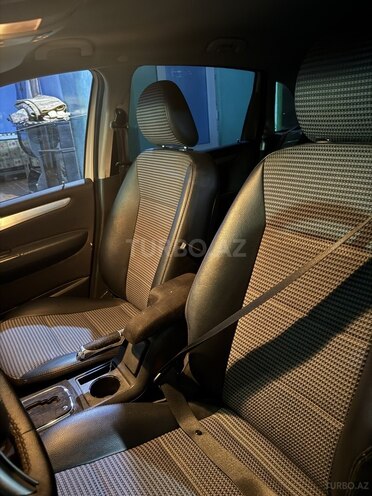 Mercedes B 200-6