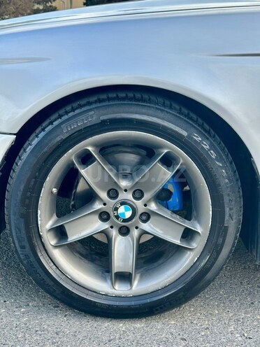 BMW 525-19