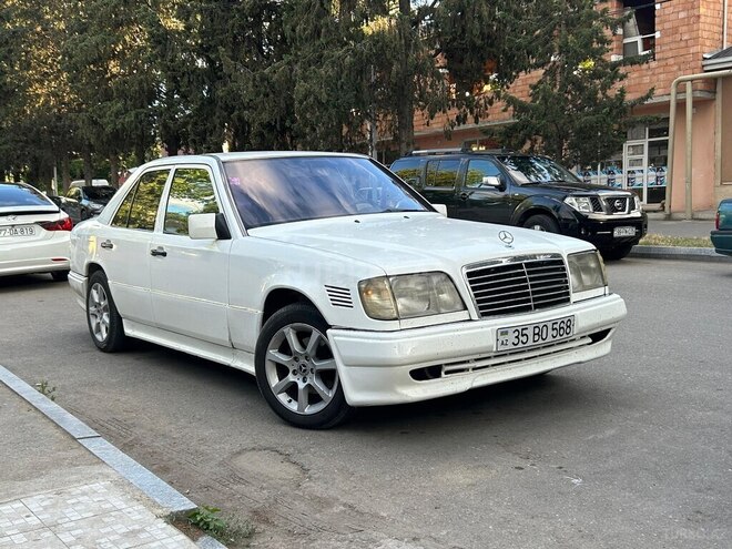 Mercedes 200 D-2