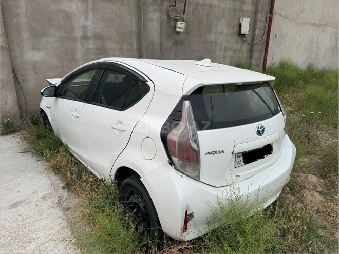 Toyota Aqua-2