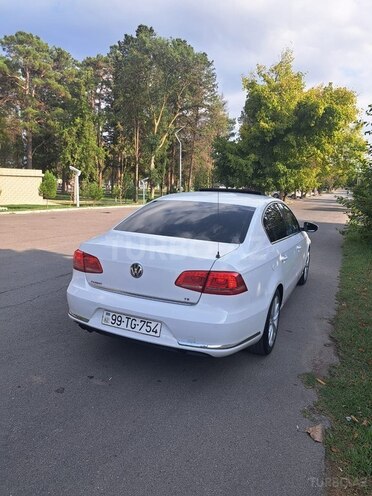 Volkswagen Passat-5