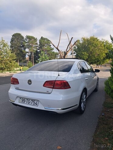 Volkswagen Passat-4