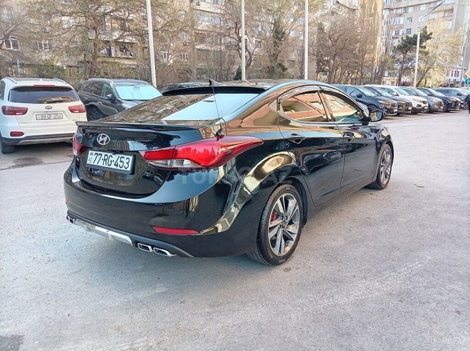 Hyundai Elantra-14