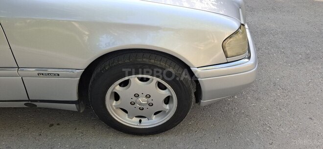 Mercedes C 220-12