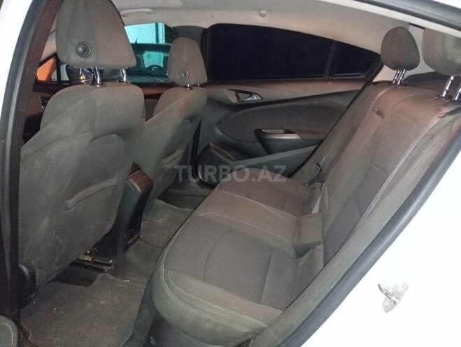 Chevrolet Cruze-9