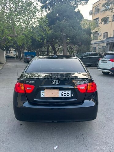 Hyundai Elantra-2