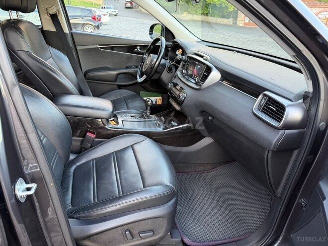 Kia Sorento-11
