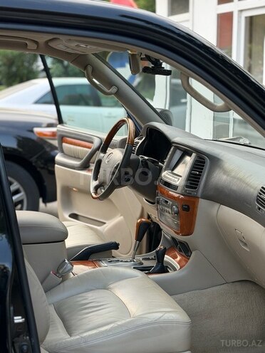Lexus LX 470-12