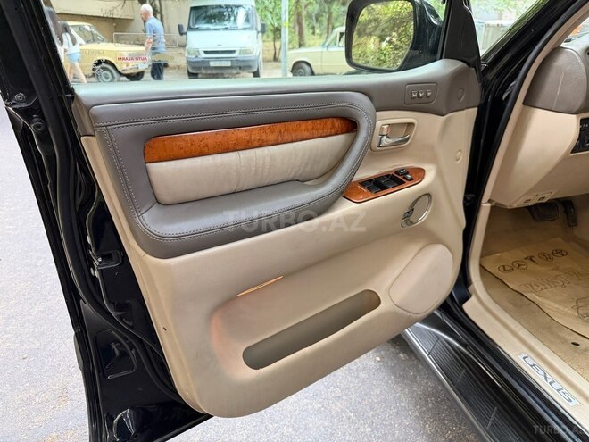 Lexus LX 470-15
