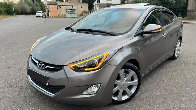 Hyundai Elantra-8
