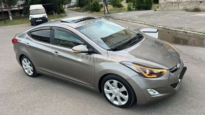Hyundai Elantra-10