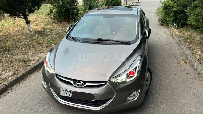 Hyundai Elantra-14